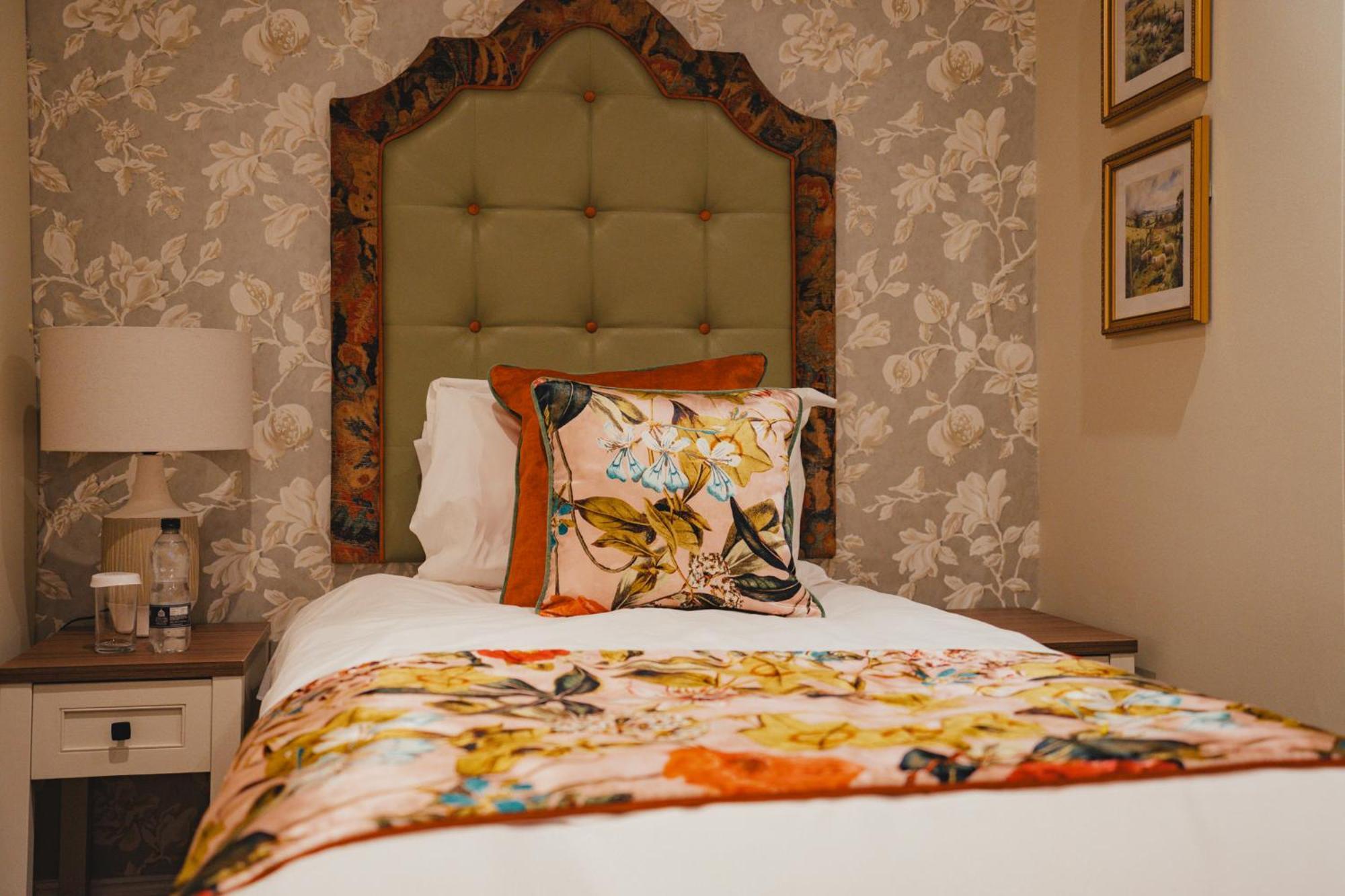 The Golden Fleece Hotel, Thirsk, North Yorkshire 外观 照片