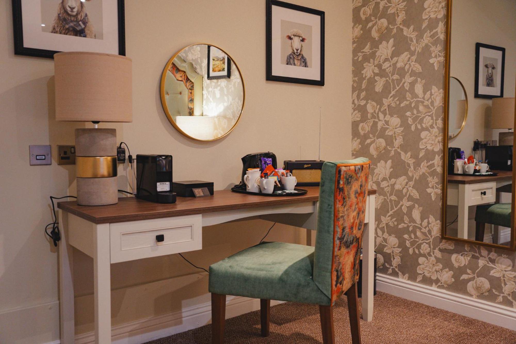 The Golden Fleece Hotel, Thirsk, North Yorkshire 外观 照片