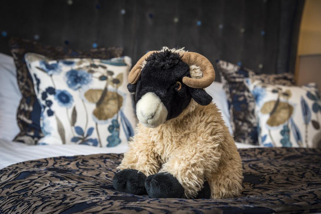 The Golden Fleece Hotel, Thirsk, North Yorkshire 外观 照片