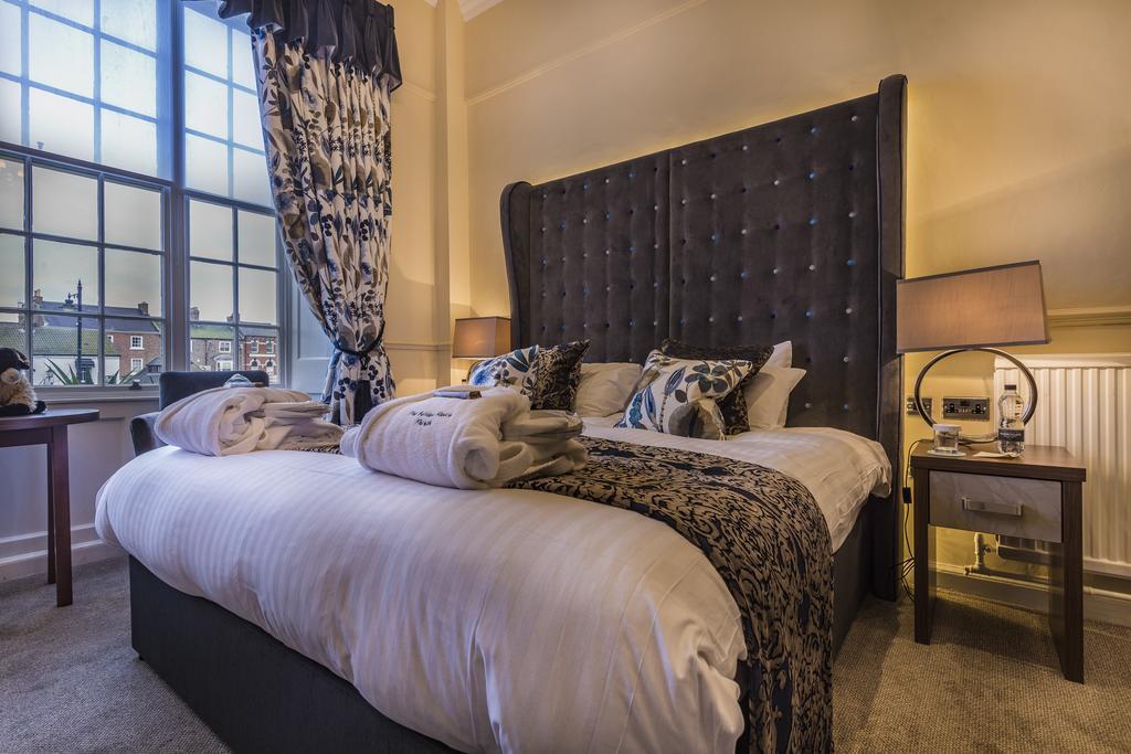 The Golden Fleece Hotel, Thirsk, North Yorkshire 外观 照片