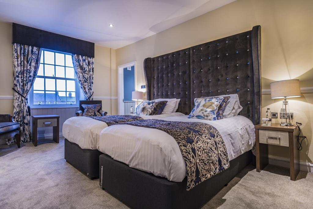 The Golden Fleece Hotel, Thirsk, North Yorkshire 外观 照片