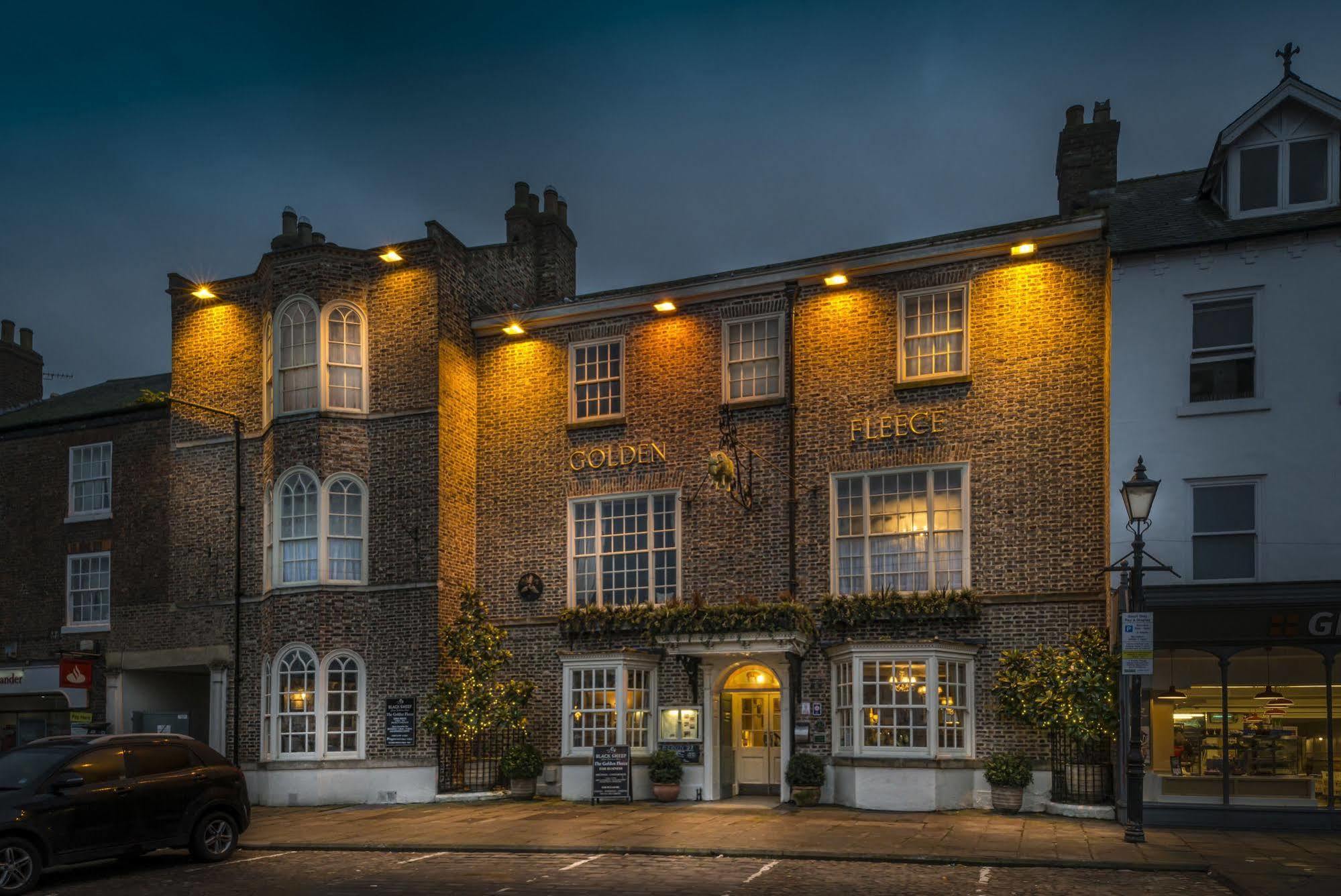 The Golden Fleece Hotel, Thirsk, North Yorkshire 外观 照片